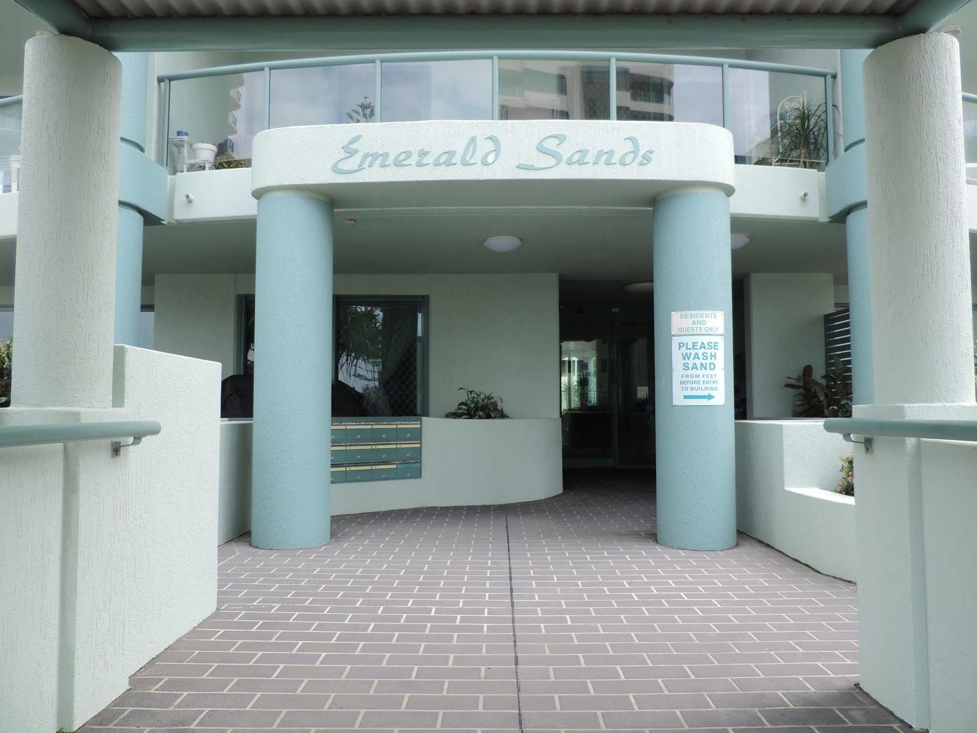 Emerald Sands Holiday Apartments Сърфърс Парадайс Екстериор снимка