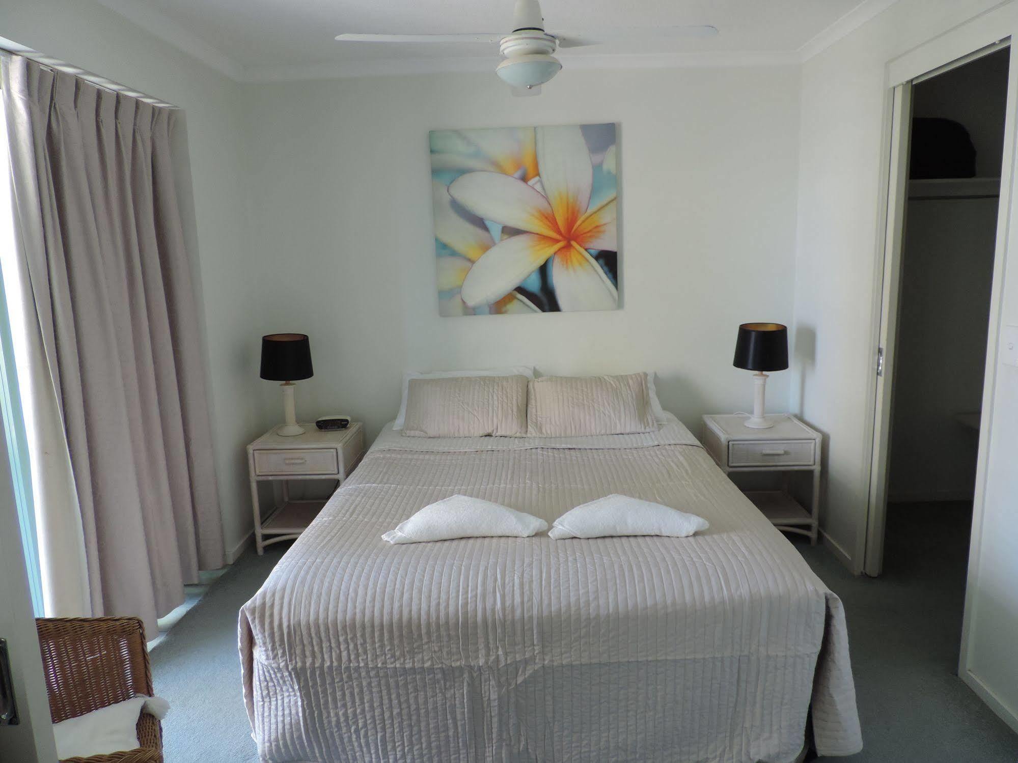 Emerald Sands Holiday Apartments Сърфърс Парадайс Екстериор снимка