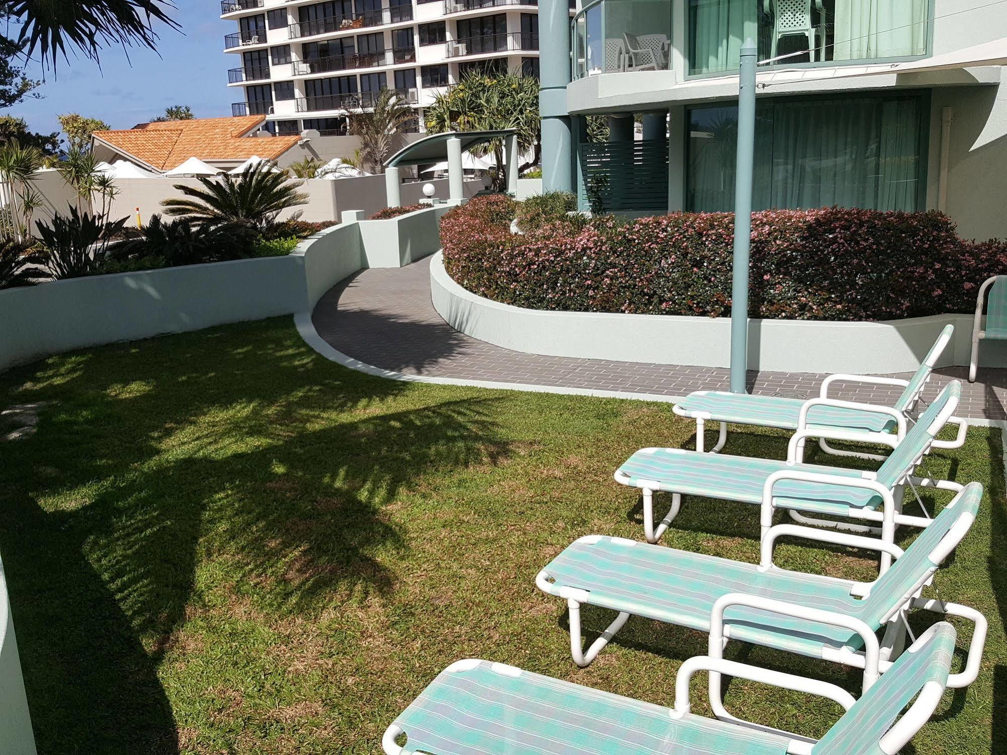 Emerald Sands Holiday Apartments Сърфърс Парадайс Екстериор снимка