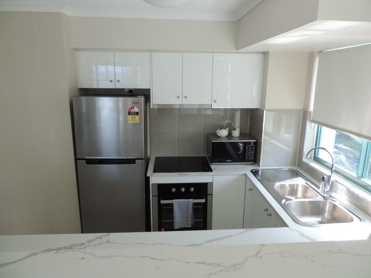 Emerald Sands Holiday Apartments Сърфърс Парадайс Екстериор снимка